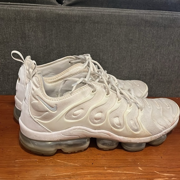 Nike Air VaporMax Plus - Picture 3 of 5